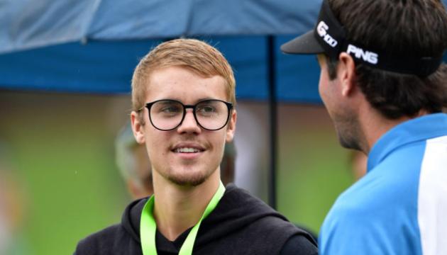 Justin Bieber bất ngờ xuất hiện ở PGA Championship, hát cùng với Tour pros