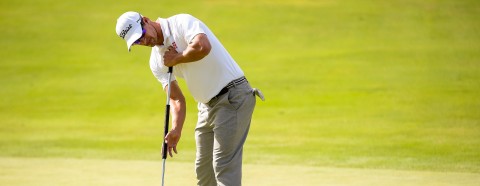 Lệnh cấm sử dụng gậy putt cán dài có neo vào phần trên cơ thể đã có hiệu lực 1/1/2016