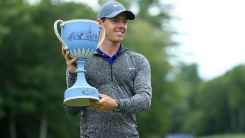 Rory McIlroy giải cơn 'khát' danh hiệu PGA TOUR khi xuất sắc đăng quang giải Deutsche Bank Championship.