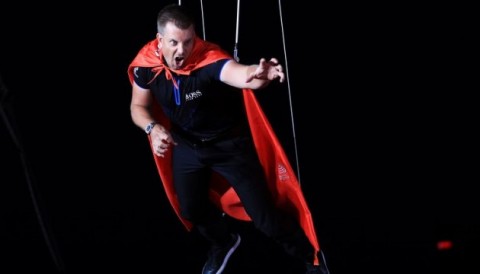 Henrik Stenson nghỉ thi đấu do chấn thương khi đóng siêu nhân tại giải WGC HSBC