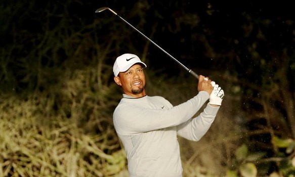 Tiger Woods bất ngờ 'rút' khỏi Omega Dubai Desert sau vòng 1 tệ hại