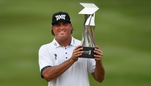 Vượt qua hàng loạt các golfer trẻ hàng đầu, Pat Perez 41 tuổi vô địch CIMB Classic