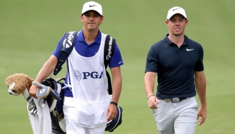 Rory McIlroy sẽ không đổi caddie ở vòng playoffs FedEx Cup 2017