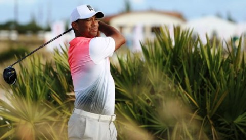 Tiger Woods ghi điểm âm ở vòng Pro-Am Hero World Challenge 2017