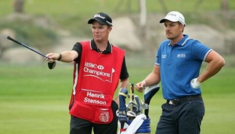 Caddy của Henrik Stenson quăng gậy xuống hồ TPC Sawgrass