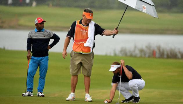 VPGA TOUR:  Golfer chuyên nghiệp được sử dụng Caddie riêng