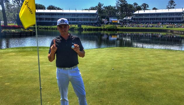 Rickie Fowler ghi điểm Ace trong buổi tập The Players Championship