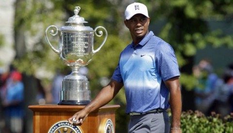Tiger Woods gửi lời chúc mừng Justin Thomas trên mạng xã hội Twitter