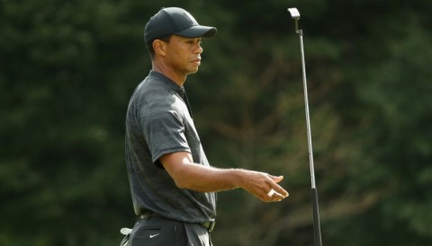 Tiger Woods thi đấu đôi chút thất vọng ở vòng 1 Dell Technologies Championship
