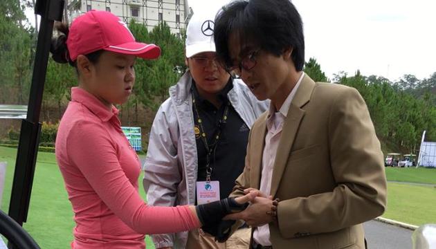 Hanako Kawasaki nén đau, ghi hai birdie ở đầu vòng 2 VĐQG 2018