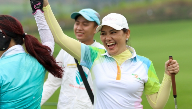 Đánh Even Par, golfer Nguyễn Thị Lạng thi đấu hay nhất vòng 1 giải VSC 2018