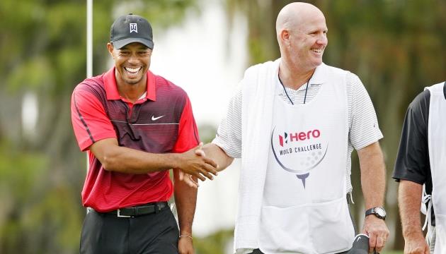 Chi hơn 1 tỷ đồng để được làm người vác gậy cho Tiger Woods?