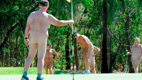 Chơi golf nude hoàn toàn tại Australia