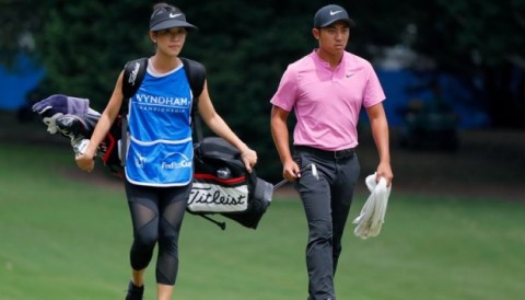 Pro tại PGA Tour nhận xét vợ không giúp được gì nhiều ở lần caddie đầu tiên
