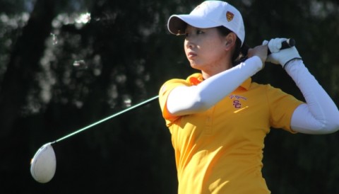 Mẹ đá bóng golf trở lại từ OB khiến con gái bị truất quyền thi đấu ở LPGA