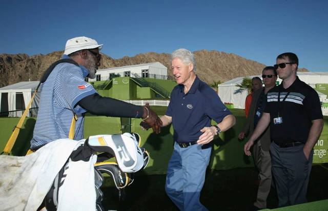 Cựu tổng tống Mỹ Bill Clinton gặp gỡ các golfer và fan tại giải Humana Challenge