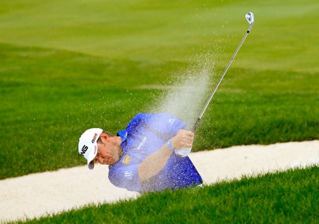 3 điều quan trọng để đánh bóng ra khỏi hố cát khi đánh golf