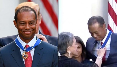 Mẹ Tiger chỉnh lại dây huân chương bị cuộn gập lúc tổng thống Trump trao tặng