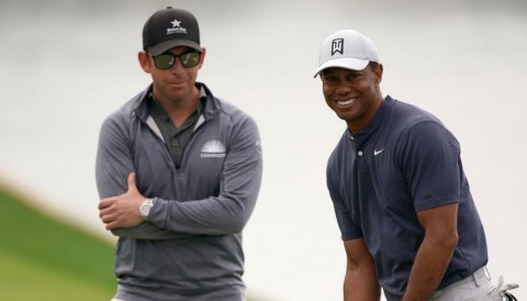 Tiger Woods làm việc với huấn luyện viên Putting 32 tuổi