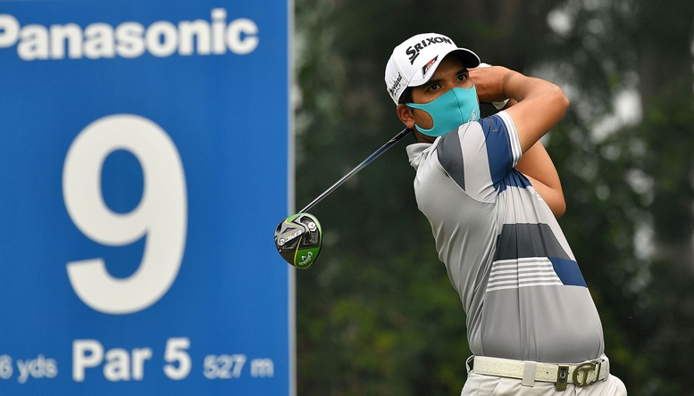 Các Pro Asian Tour phải đeo khẩu trang đánh golf vì ô nhiễm khói bụi ở Ấn Độ