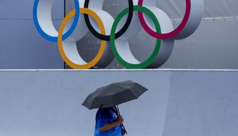 Bão gây mưa nhỏ trong thời gian thi đấu golf tại Olympic