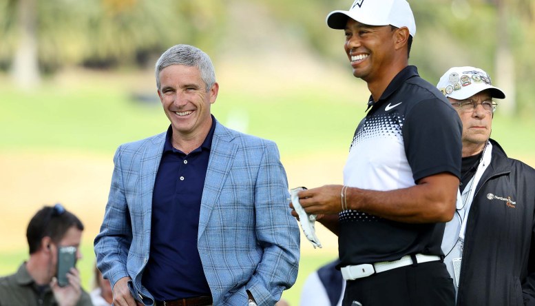 Tiger Woods 'chiếm sóng' truyền thông ngay khi trở lại