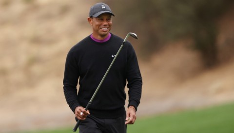 Tiger Woods đánh 66 gậy vòng 2 Zozo Championship