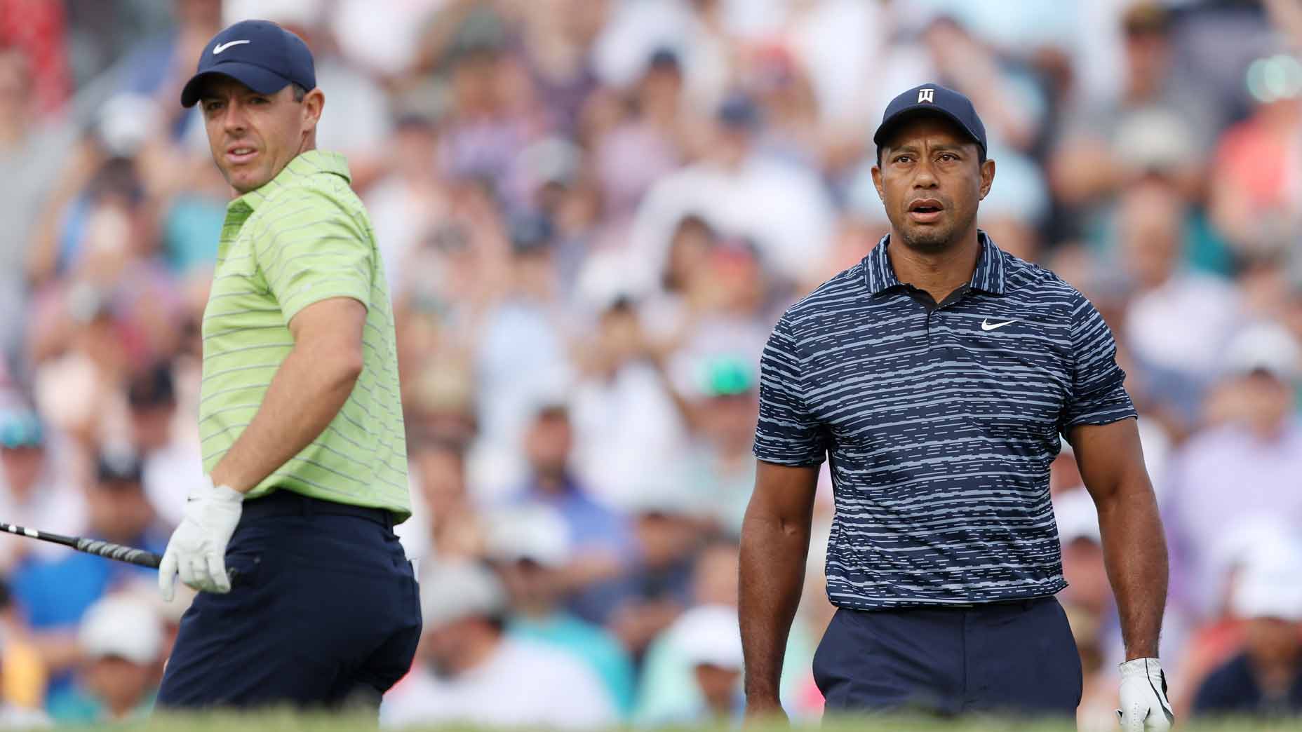 Rory McIlroy dẫn đầu, Tiger Woods xếp áp chót vòng 1 PGA Championsnhip
