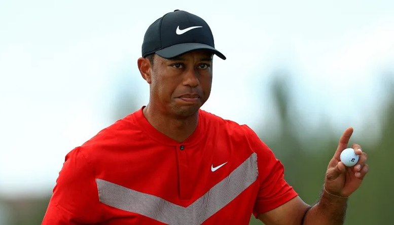 Tiger Woods rút khỏi Hero Challenge vì viêm cân gan chân