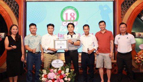 CLB 18 Golf đón chứng nhận Thành viên của HNGA trong ngày ra mắt CLB
