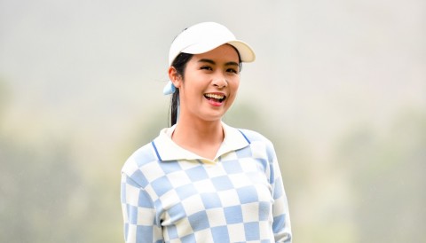 Hoa hậu Ngọc Hân ẵm cúp tại Outing khai xuân Quý Mão của CLB Golf Họ Bùi