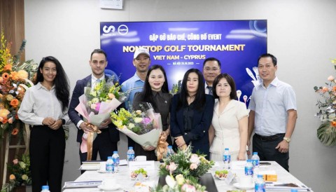 Iphone 15 cho golfer đạt Best Gross ở Nonstop Golf Tournament Vietnam - Cyprus 2023