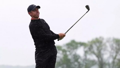 Rory McIlroy leo lên T4 ở Truist Championship