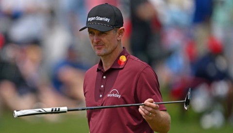 Justin Rose bị phạt 2 gậy khiến anh bị loại khỏi RBC Canadian Open