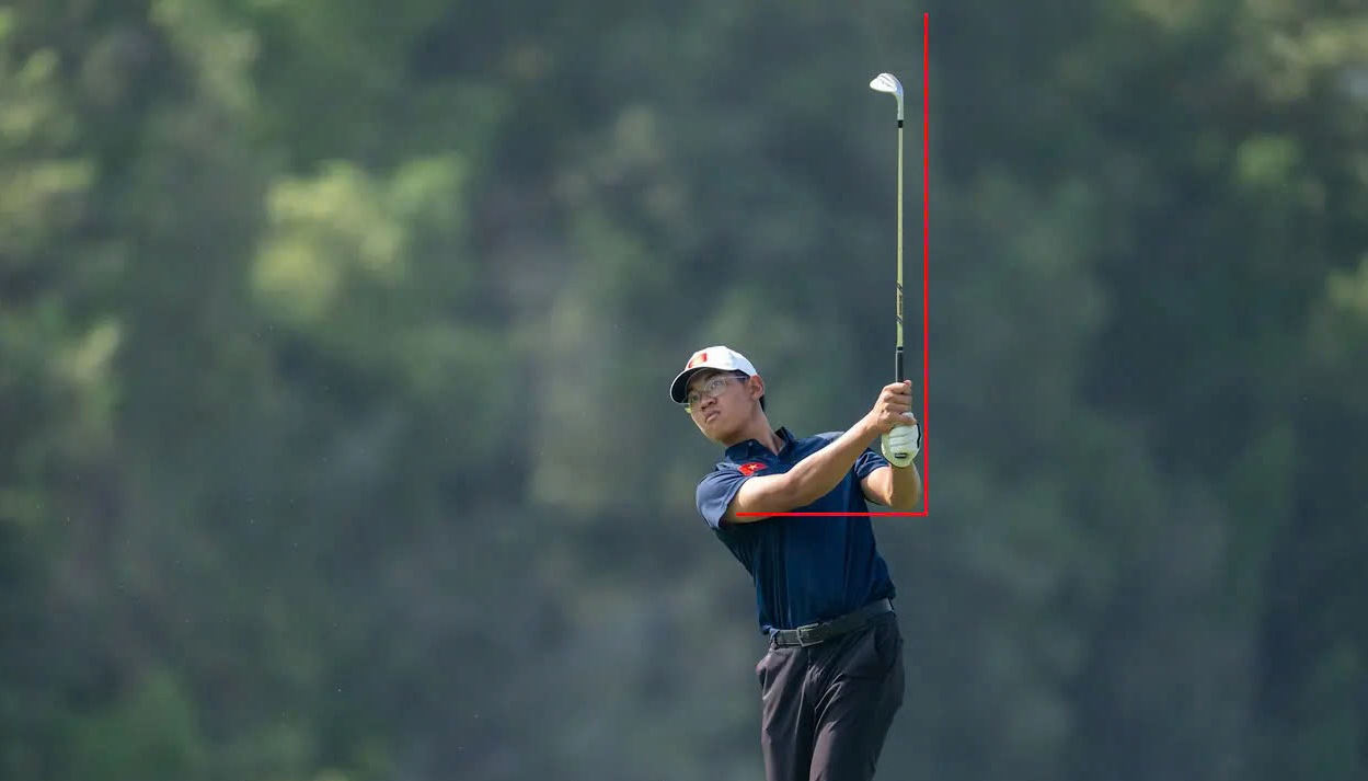 Động tác 'finish vuông góc' của Lê Khánh Hưng