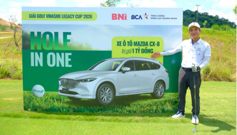 Golfer Uông Ngọc Ân ghi Hole in one trị giá 1 tỷ đồng trên sân Văn Lang Empire