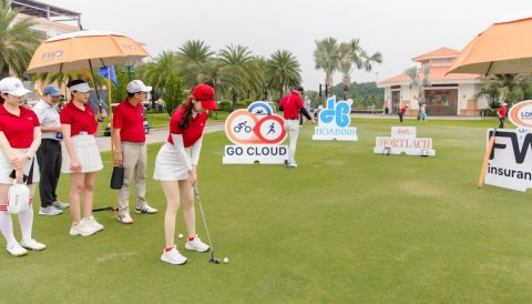 MC Hải Anh khuấy động ngày thi đấu kỷ niệm 1 năm thành lập CLB Golf Doanh nhân BGC