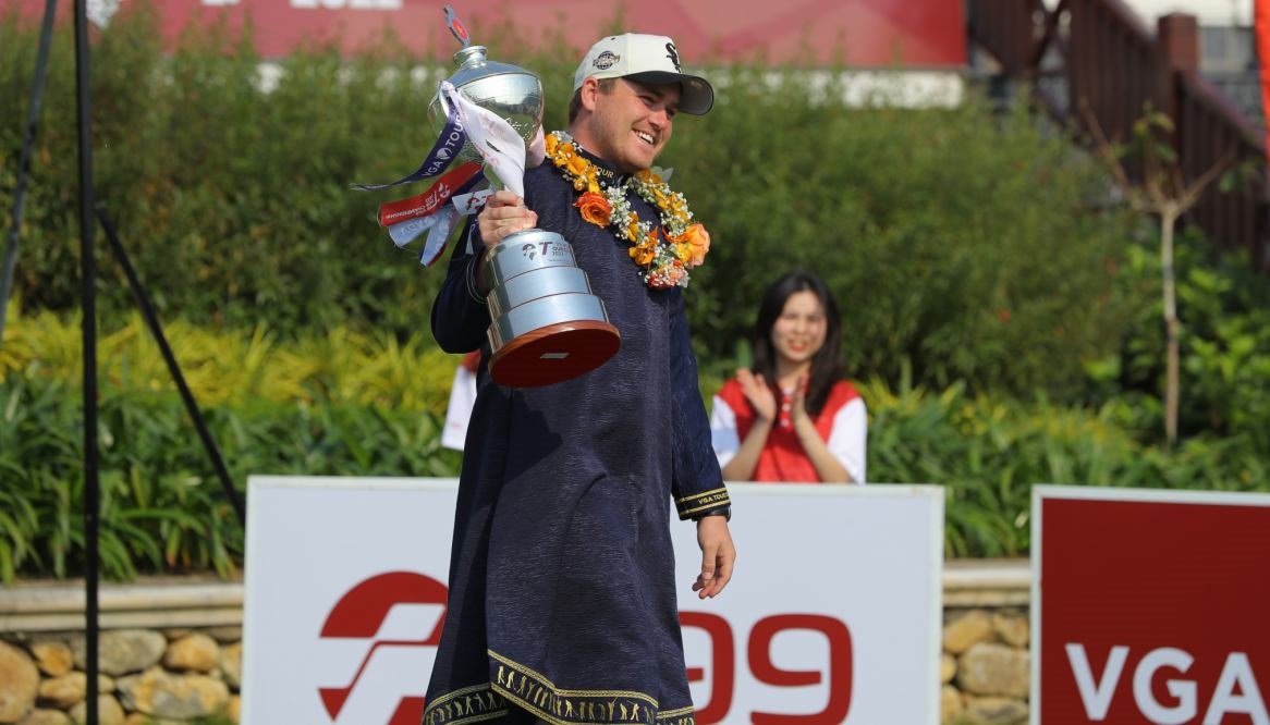 Vô địch VGA Tour Championship: Joel Troy ẵm 500 triệu đồng, nhận Áo Ngũ Thân đặc biệt
