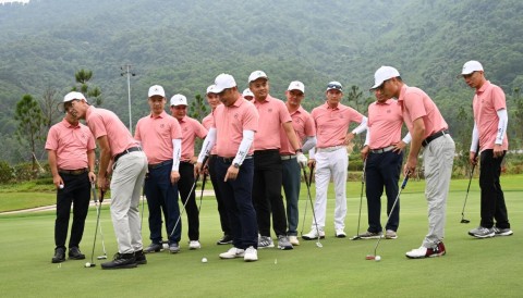 10 golfer vào chung kết sau chặng 2 Vietnam Star Golf Tournament 2022 - MercedesTrophy