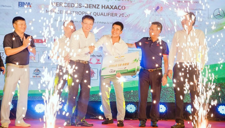 Giải Golf Đại học Luật Hà Nội lần thứ II: Golfer Nguyễn Anh Tuấn nhận xe Mercedes 1,4 tỷ