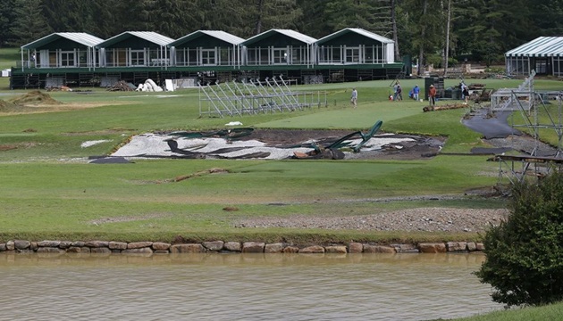 Giải đấu của PGA TOUR phải đổi lịch thi đấu khẩn cấp do lũ lụt tàn phá trước ngày khởi tranh