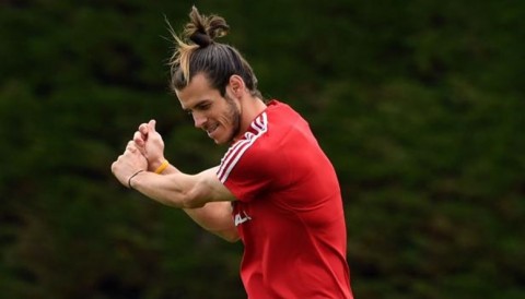 World Cup: Bị HLV cấm chơi golf, Gareth Bale lắp luôn máy 3D tại khách sạn