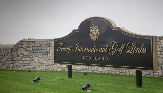 Tổng thống Trump mở sân golf mới ở Scotland