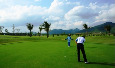 Chơi golf chỉ dành cho các đại gia