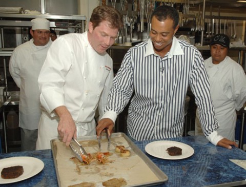 Tiger Woods mở nhà hàng