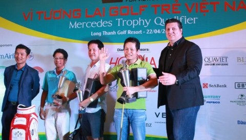 SWING FOR VIETNAM đóng góp cho golf trẻ hàng trăm triệu đồng