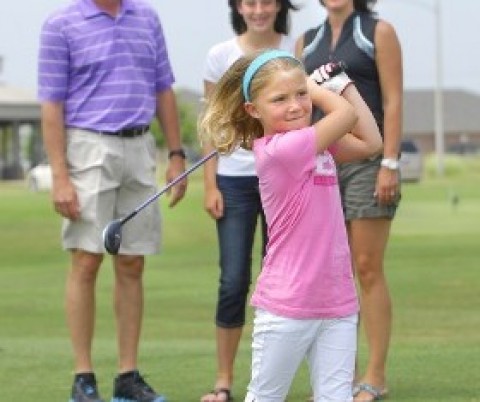  Bé gái 6 tuổi và cú hole in one ngoạn mục