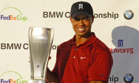 Tiger thẳng tiến đến chức quán quân giải BMW championship.