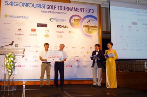 Giải gôn Saigontourist gây quỹ từ thiện 700 triệu đồng
