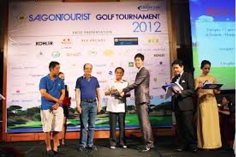 Saigontourist Golf Tournament 2012 ủng hộ 600 triệu đồng từ thiện